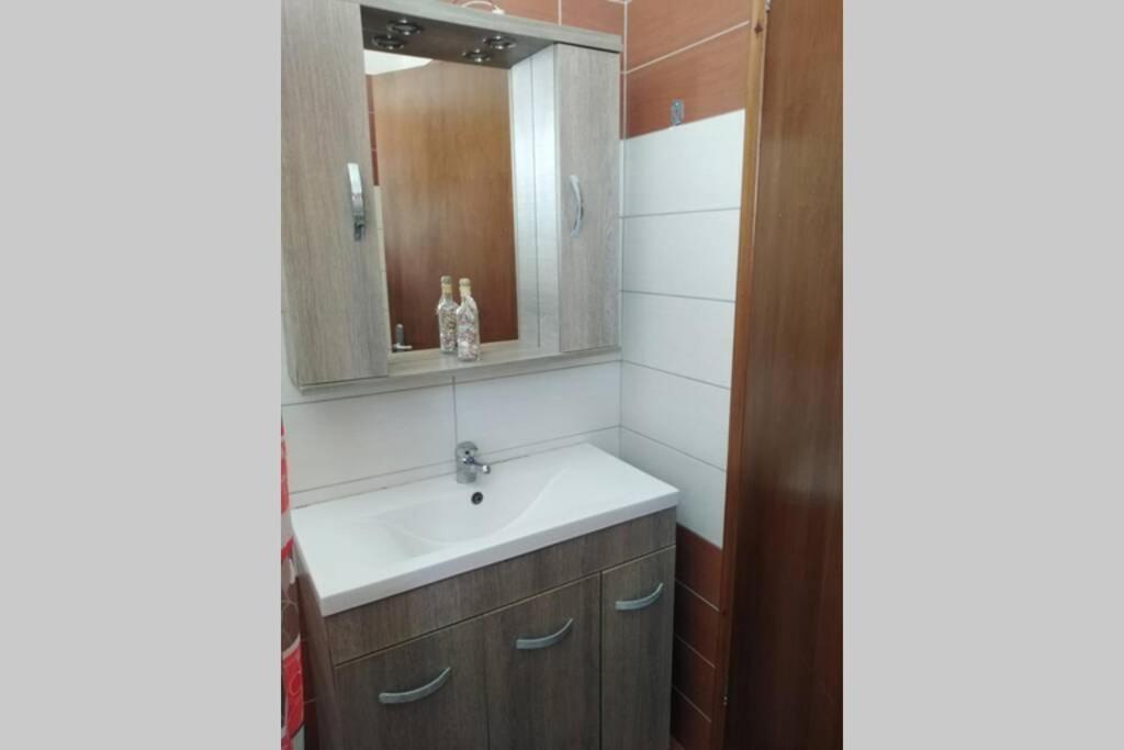 Vicky'S Apartment Near To The Airport Ολόκληρο Διαμέρισμα Andimáhia Kültér fotó